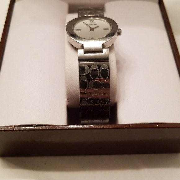 Coach bracelet watch - Picture 2 of 4